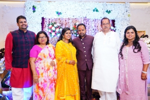 Raja Ranjiv Ranjan Shah with his Family on his daughter&rsquo;s engagement