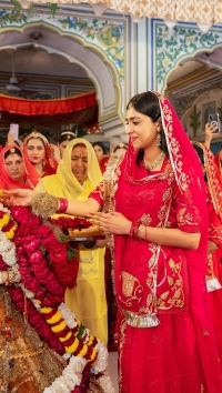 Princess Gauravi Kumari of Jaipur performing the rituals of Gangaur Puja.