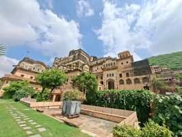 Neemrana Fort